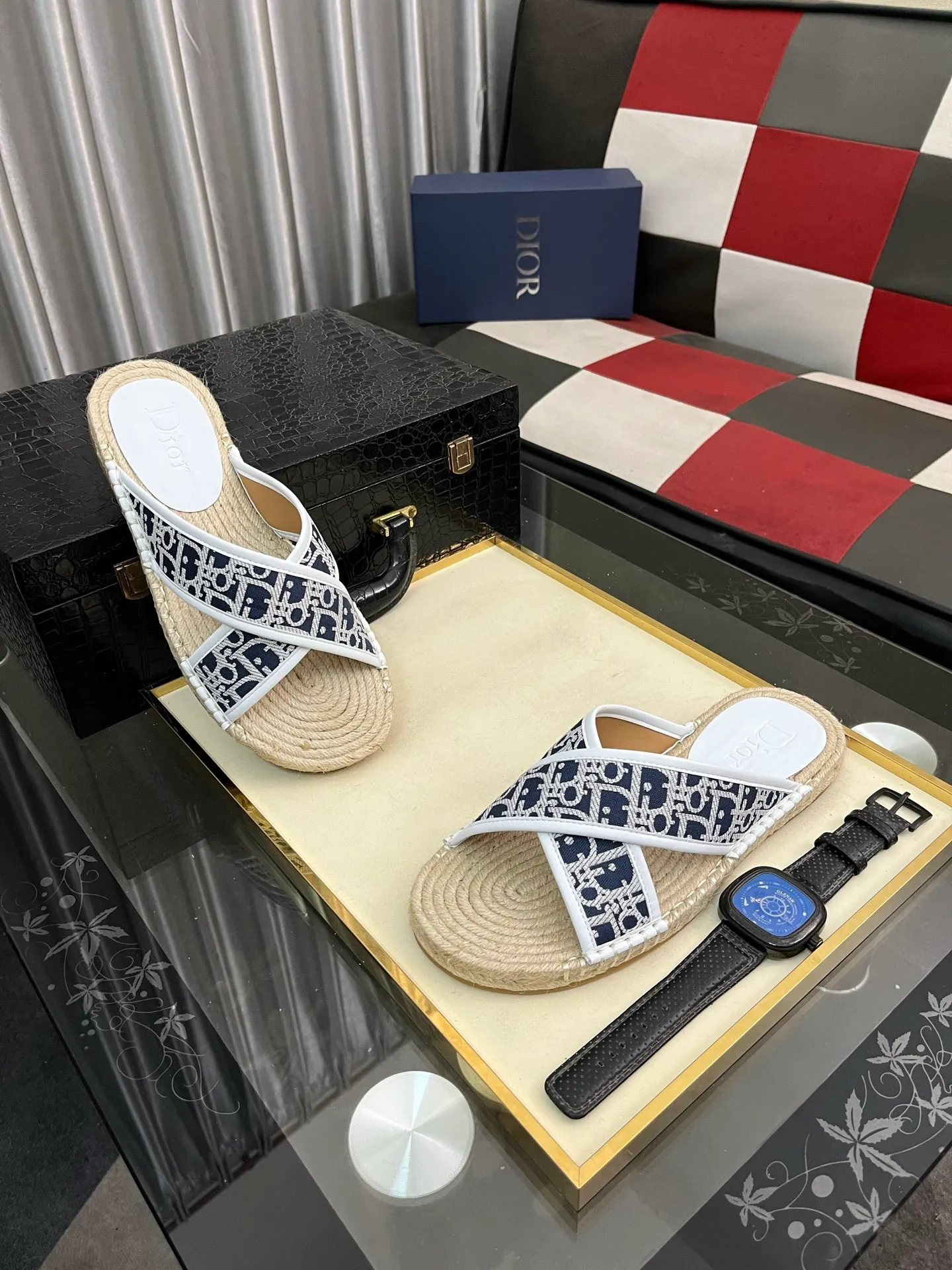 Men's shoes💰320⌚️⌚️DIOR Dior slippers New slippers are on sale simultaneously. Original materials imported from Italy. Fully imported sheepskin lining, sole: original sole provided by the original factory, exclusive movable molded sole, super comfortable, original factory follow-up goods, 🔍🔍high quality, can be entered and exited the counter at will, code number: 38-442️⃣colors available